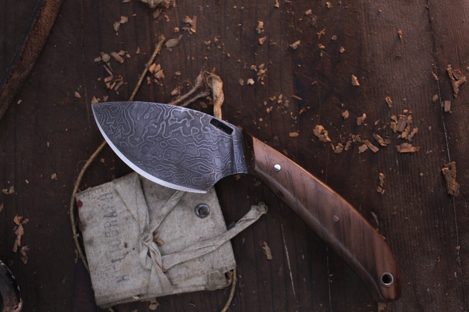 Mark Couch Mule 3” Skinner / Walnut / Forged Alaskan Damascus