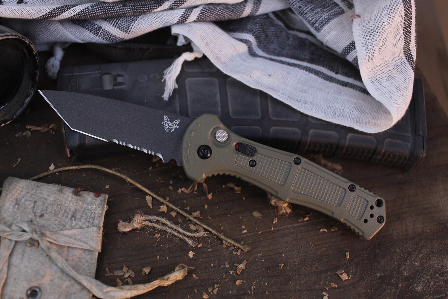 Benchmade Claymore Tanto 3.6&quot; Auto Buttonlock Folder / OD Green Grivory / Black Serrated CPM-D2