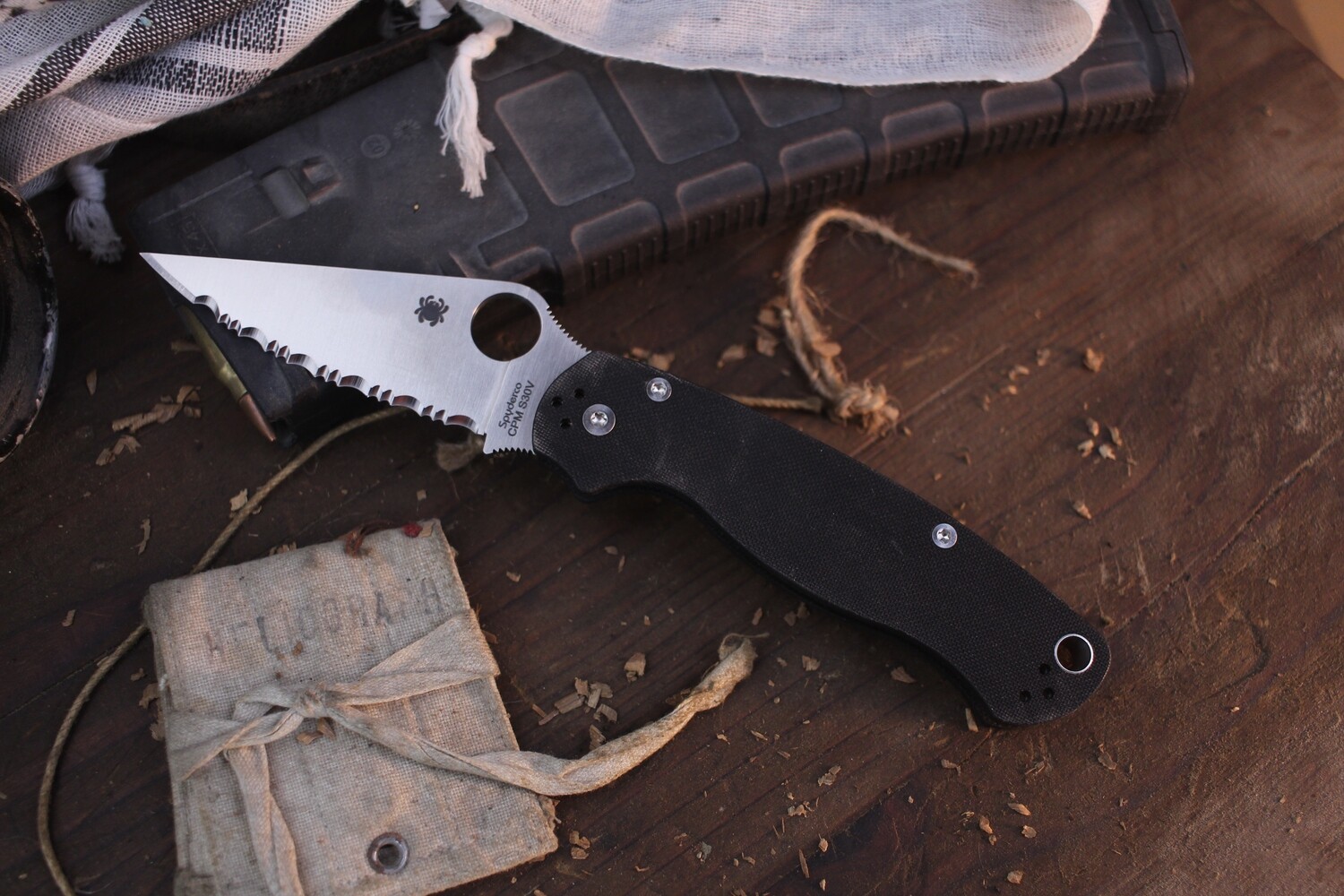 Spyderco Paramilitary 2 3.4&quot; Compression Lock Folder / Black G-10 / Full Serrated S30V ( Pre Owned )