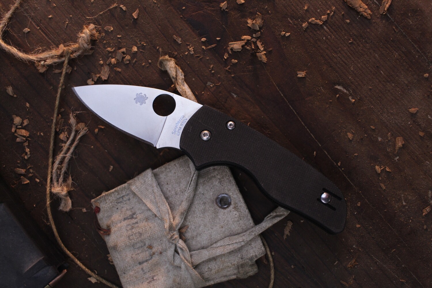 Spyderco Lil' Native 2.5" Compression Lock Folder / Black G10 / Satin