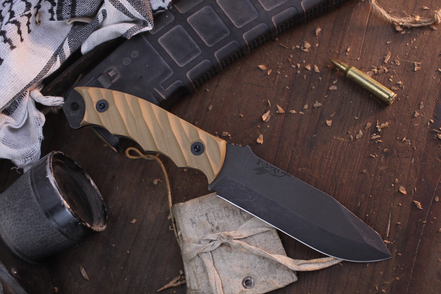 Half Face Blade Disaster Breacher 4.7” Fixed Blade / Desert Tan G-10 / Acid Wash CPM-3V