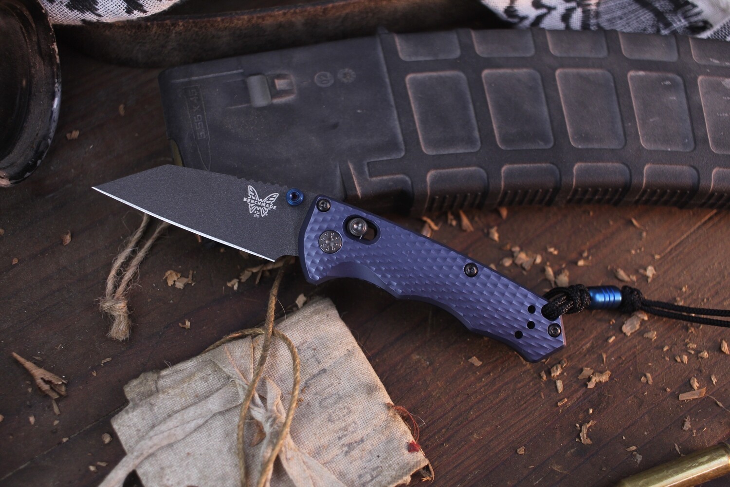Benchmade Full Immunity 2.5&quot; AXIS Lock Folder / Crater Blue Aluminum / Black M4