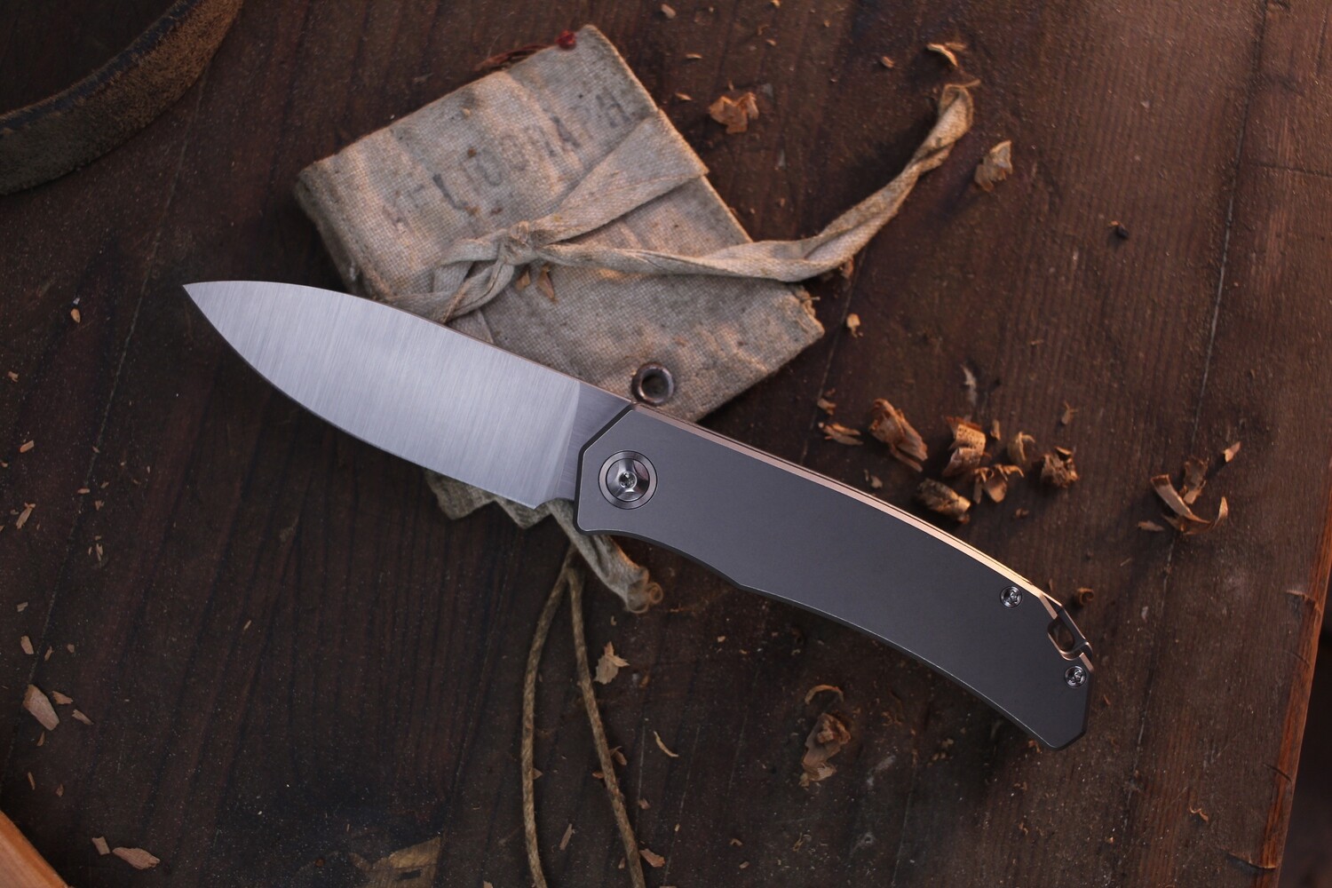 Urban EDC LC 2.8&quot; Front Flipper / Titanium / M390 ( Pre Owned )