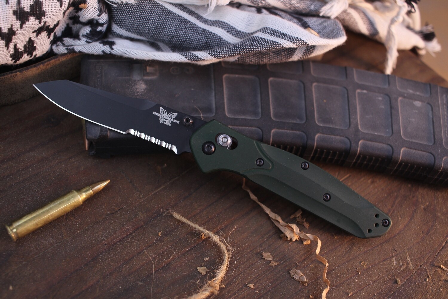 Benchmade Classic 1st Production Osborne 3.4&quot; AXIS Lock Folder / Green Aluminum / Black Serrated 154CM ( Pre Owned )