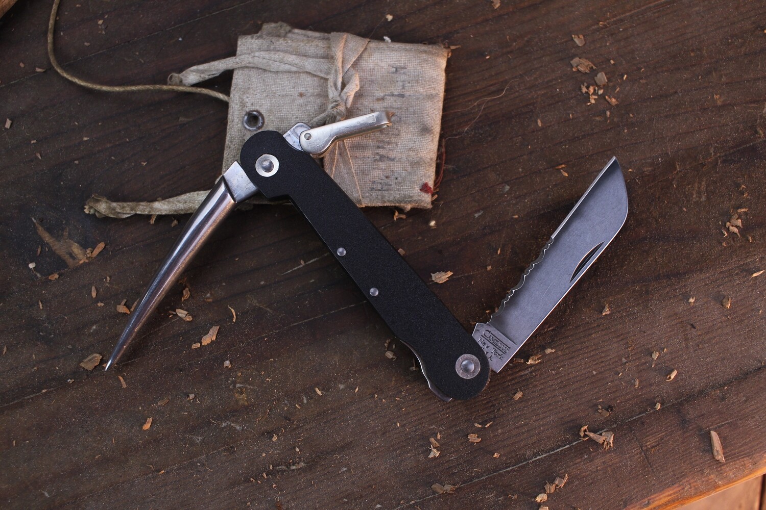 Camillus Classic 696 Rigging 2.75&quot; Slip Joint / Black Delrin / Satin Serrated 440 Blade &amp; Marlin