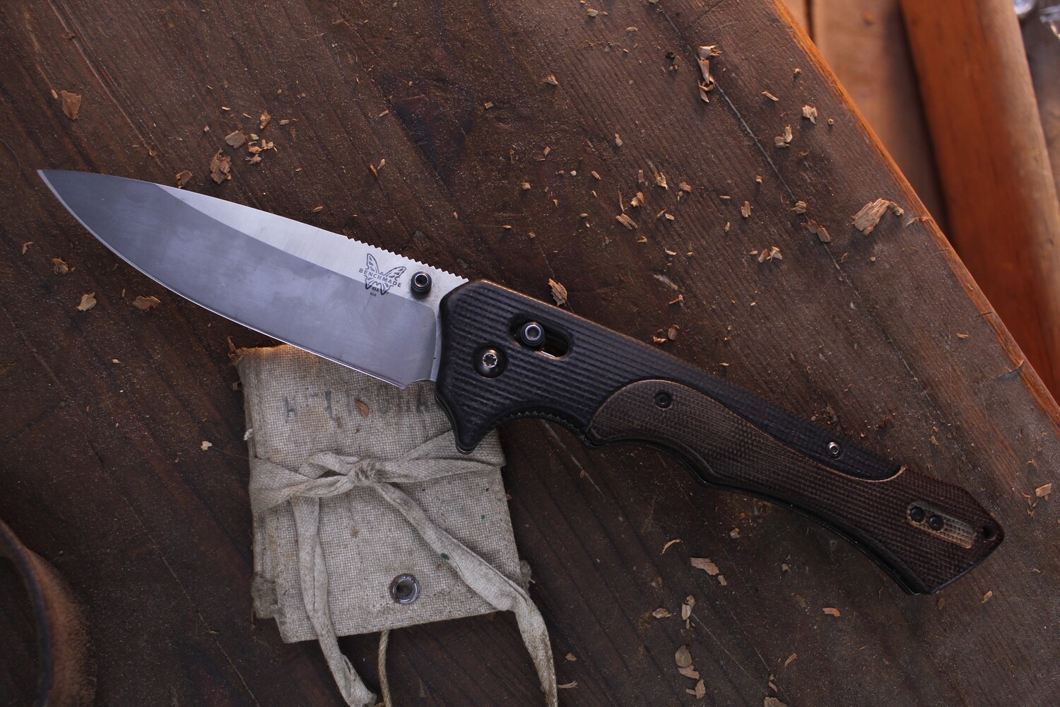 Benchmade Rukus 4.25&quot; AXIS Lock Knife / Brown Micarta / Black G10 / Satin S30V ( Pre Owned )