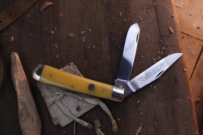 Eye Brand Carl Schlieper Vintage Large Trapper 5&quot; Closed / Yellow Delrin / Hammer Forged Solingen Stainless ( Pre Owned )