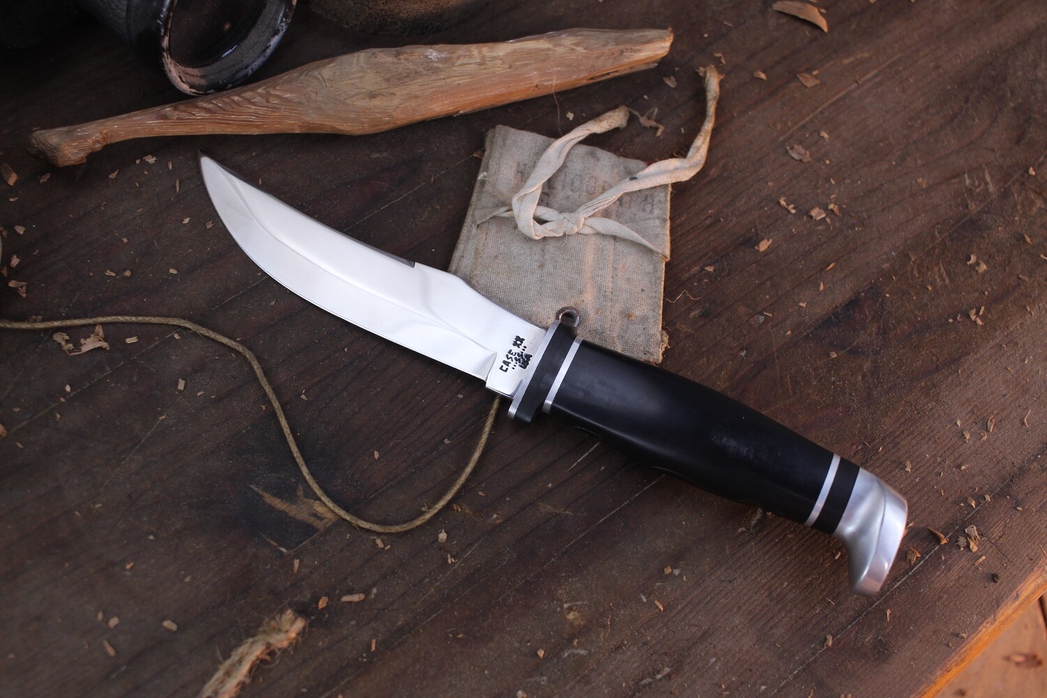 Case Vintage 223-5 4.75 Skinning Knife / Delrin &amp; Aluminum / Polished Stainless ( Pre Owned )
