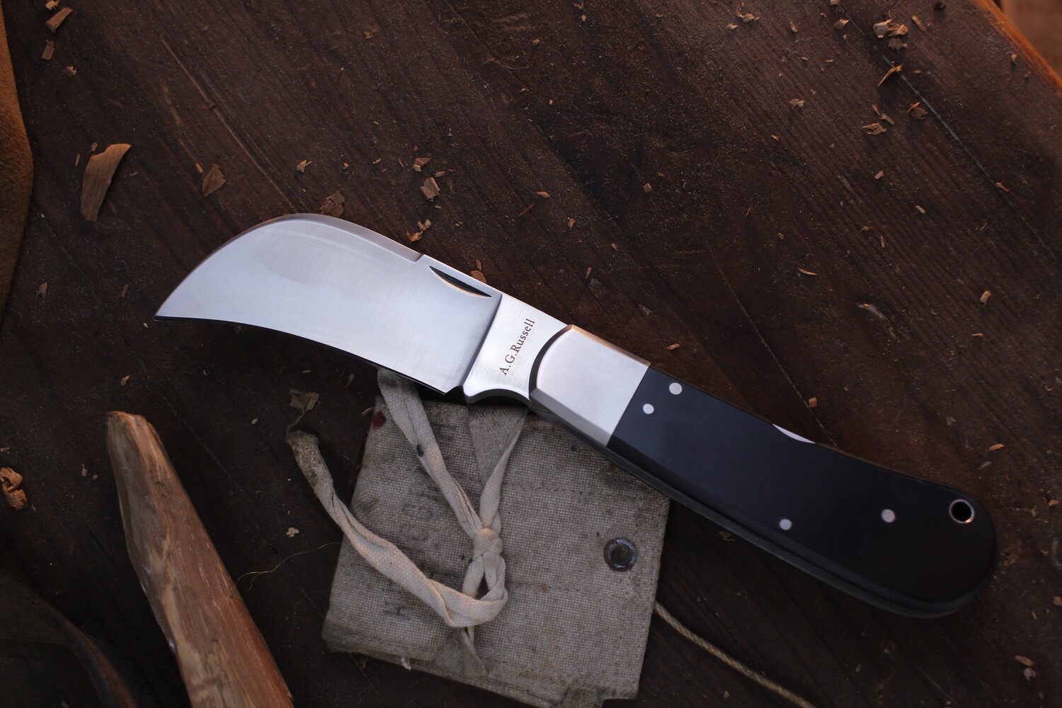 A.G. Russell Vintage Hawkbill 2.8&quot; Lockback Folder / Black G-10 / Satin 9Cr18Mo ( Pre Owned )