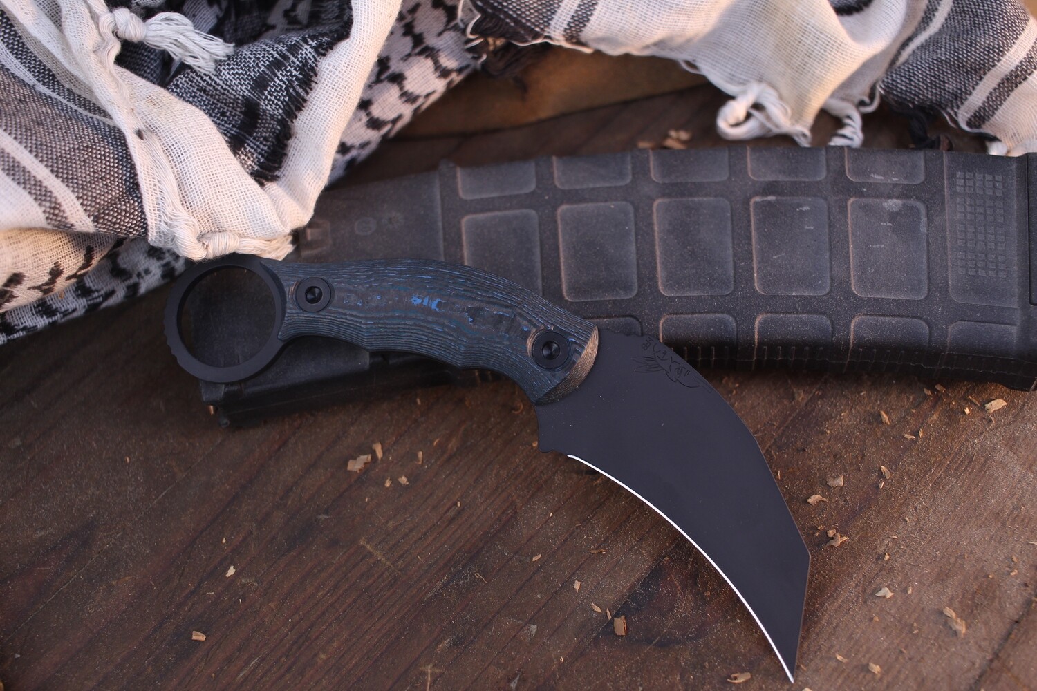 Half Face Blade Karambito 3&quot; Fixed Blade / Arctic Storm Carbon Fiber / Black Cerakote Magnacut
