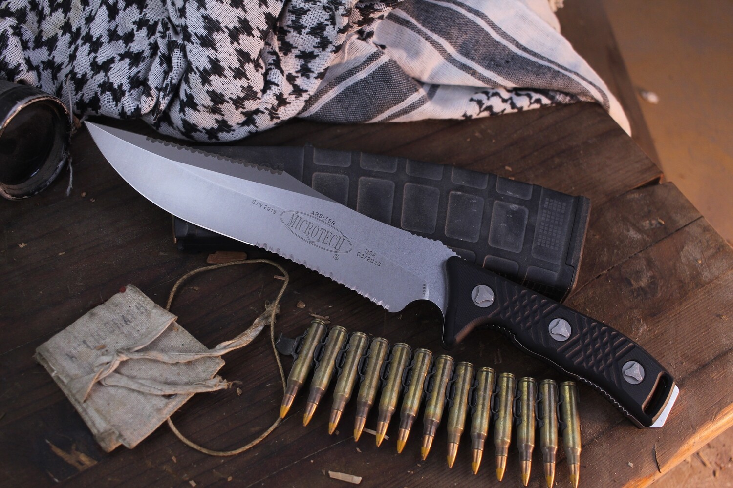 Microtech Arbiter 8.75&quot; Fixed Blade / Black G-10 / Stonewashed Full Serrations ( Pre Owned )