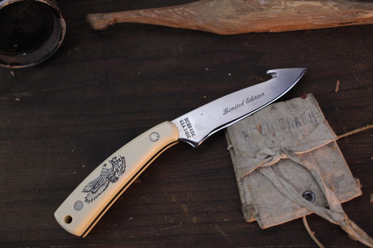 Schrade USA Classic 518SC 3.25&quot; Fixed Blade / Ivory Delrin Hand Scrimshawed by F. Giorgianni / Satin Stainless ( Pre Owned )