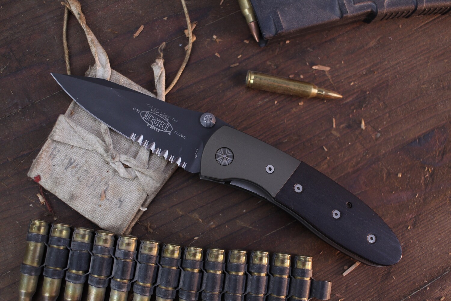 MIcrotech Lightfoot 3.5&quot; D/A Automatic Folder / Burgandy Micarta &amp; Titanium / Serrated Black S90V ( Pre Owned )