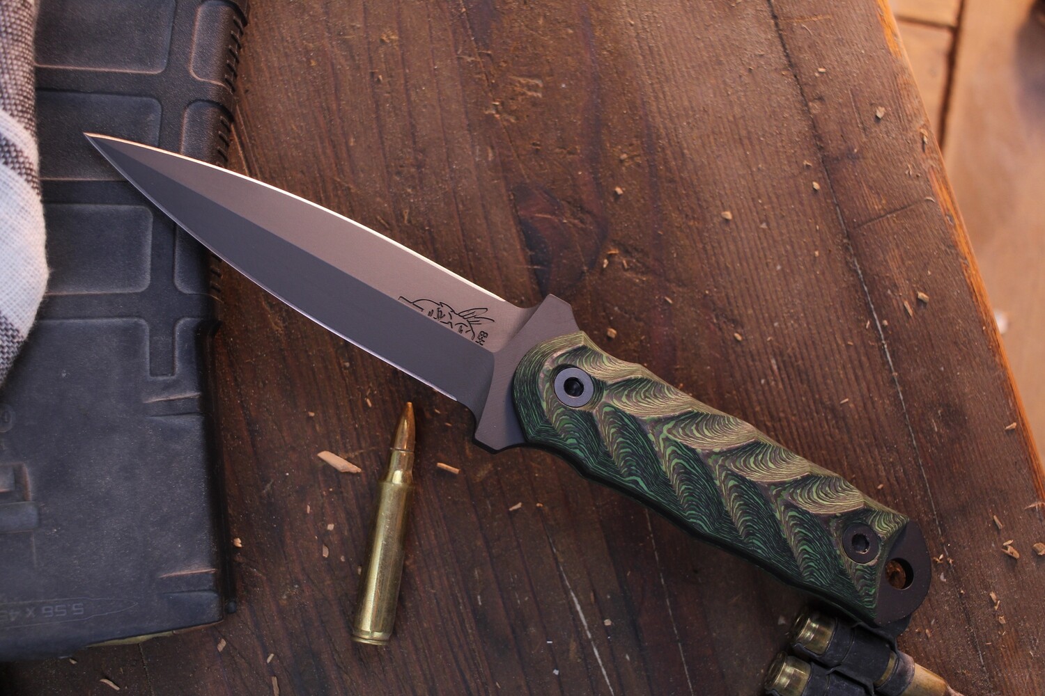Half Face Blade COMBAT 4&quot; Fixed Dagger / Jungle Wear Carbon Fiber / Black Cerakote CPM-Magnacut