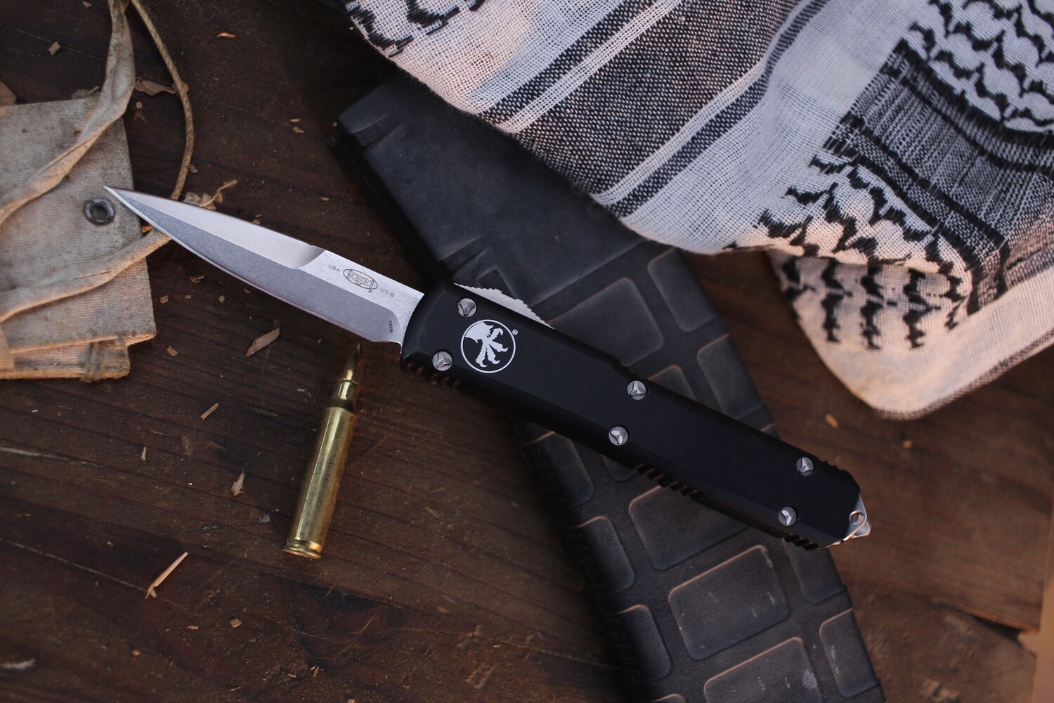 Microtech Ultratech Bayonet 3.4&quot; Automatic OTF / Black Aluminum / Satin M390 ( Pre Owned )
