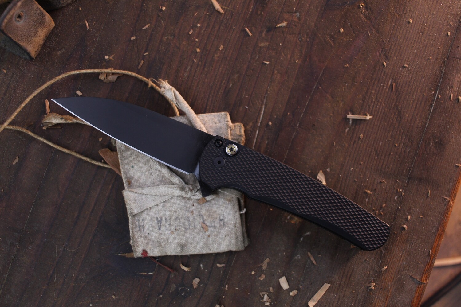 Pro-Tech Malibu 3.3&quot; Wharncliffe Plunge Lock Flipper / Black Textured Aluminum &amp; Mosaic Button / Black DLC Magnacut ( Pre Owned