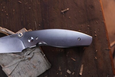 TRM Neutron II 3" Linerlock Folder / Textured Titanium / Stonewashed 20CV ( Pre Owned )