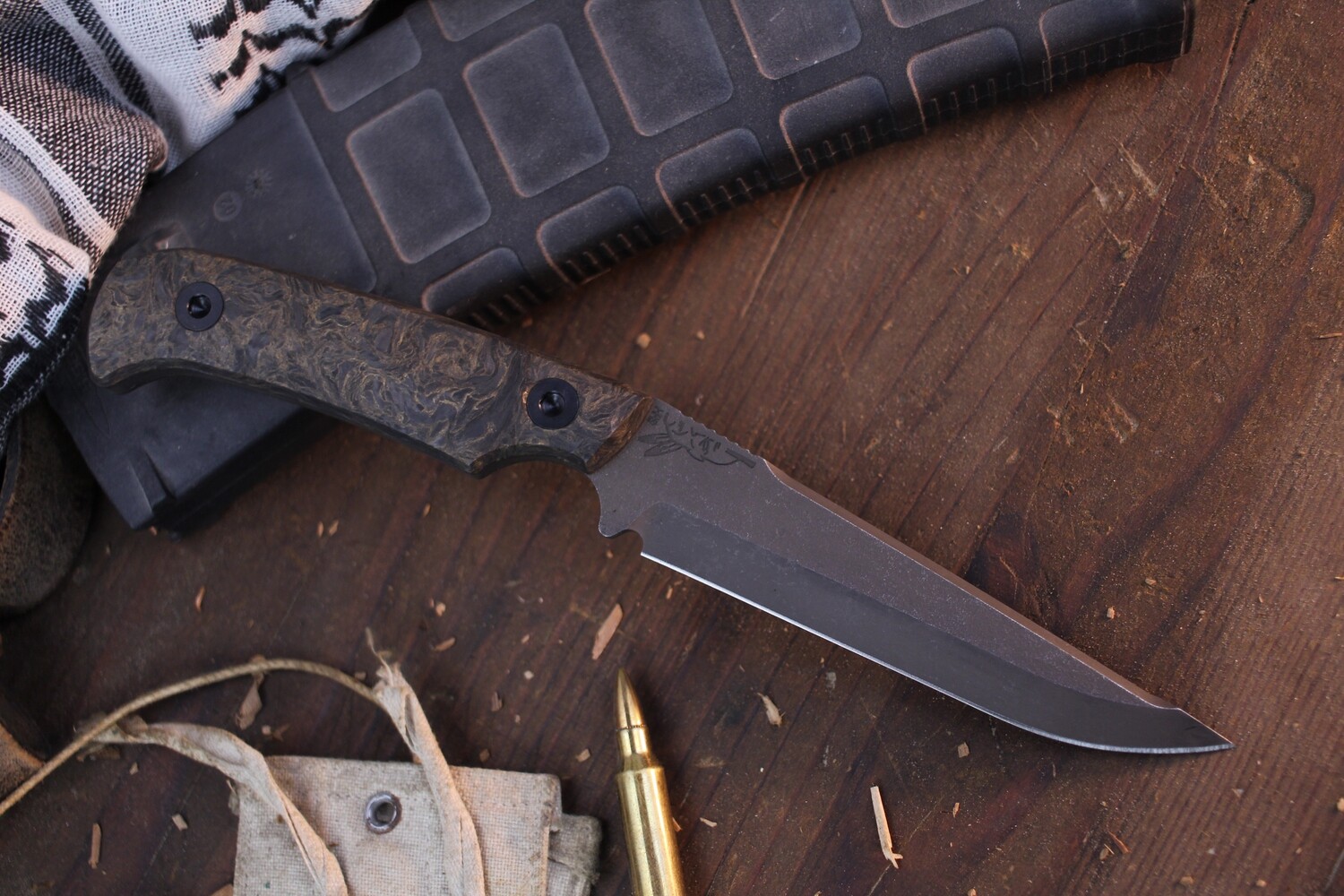 Half Face Blade Boogeyman 4.125&quot; Fixed Blade / Gold Laced Dark Matter Carbon Fiber / Acid Washed MagnaCut