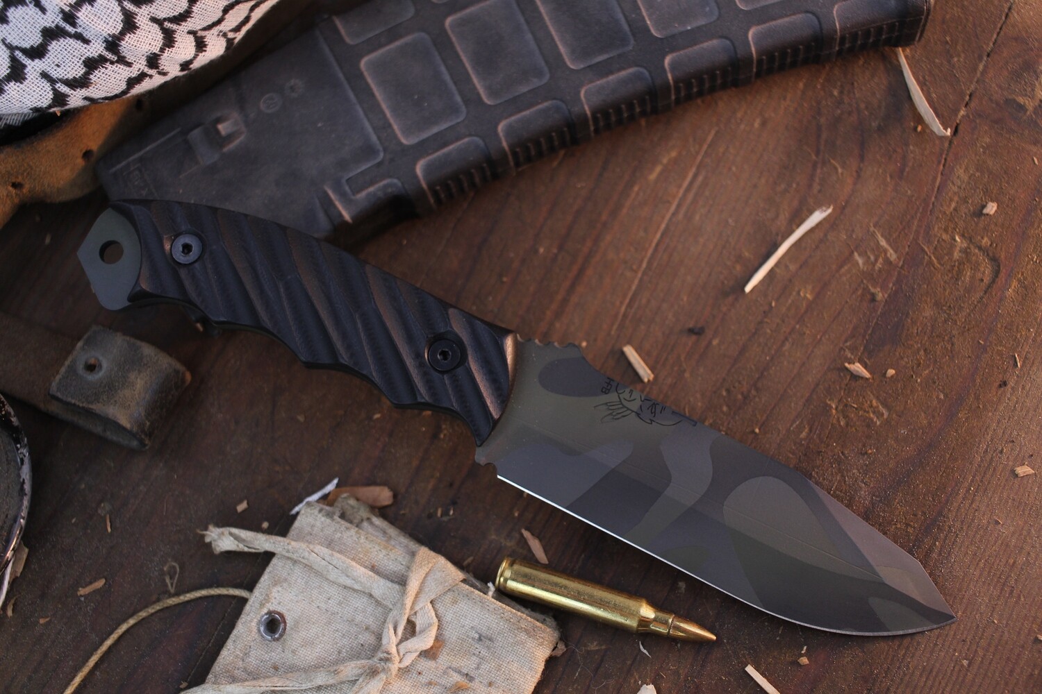 Half Face Blade Disaster Breacher 4.7” Fixed Blade / Black G-10 / Arid MultiCam Cerakote CPM-3V