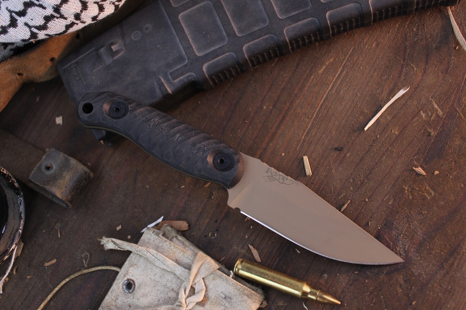 Half Face Blade Featherlight 3.35” Fixed Blade / Black Dunes Layered Carbon Fiber / FDE Cerakote S45VN