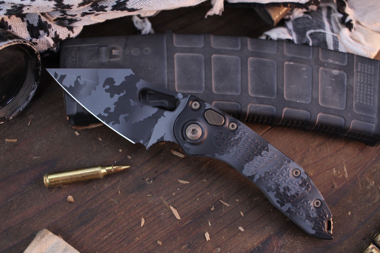Microtech Stitch 3.75&quot; Automatic Folder  / Urban Camo Textured Aluminum &amp; Bronze Hardware / Urban Camo ( Pre Owned )