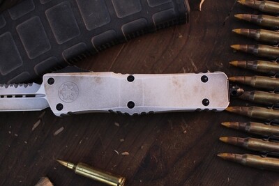 Microtech Combat Troodon 3.8" D/E OTF Automatic / Sand Trooper Aluminum / Sand Trooper Fully Serrated ( Pre Owned )