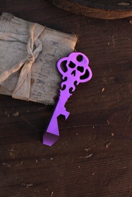 Chaves Skeleton Key Multi Tool / Crosshatched High Volateg Purple Anodized Titanium