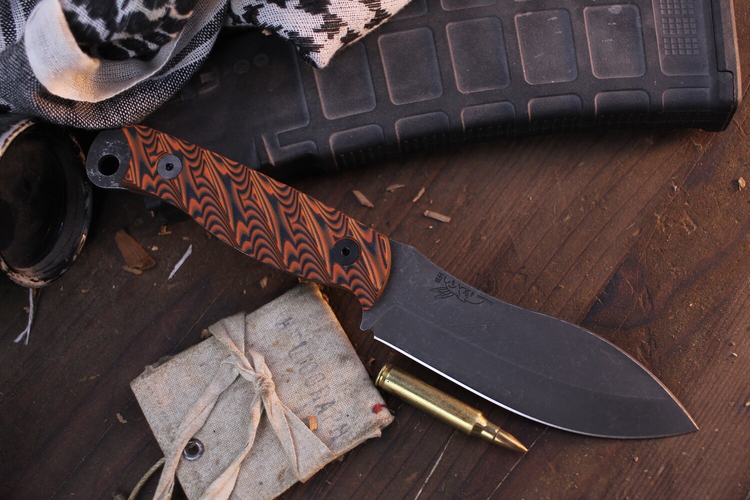 Half Face Blade Skinner 4.5&quot; Fixed Blade / Black &amp; Orange G-10 / Acid Washed Magnacut