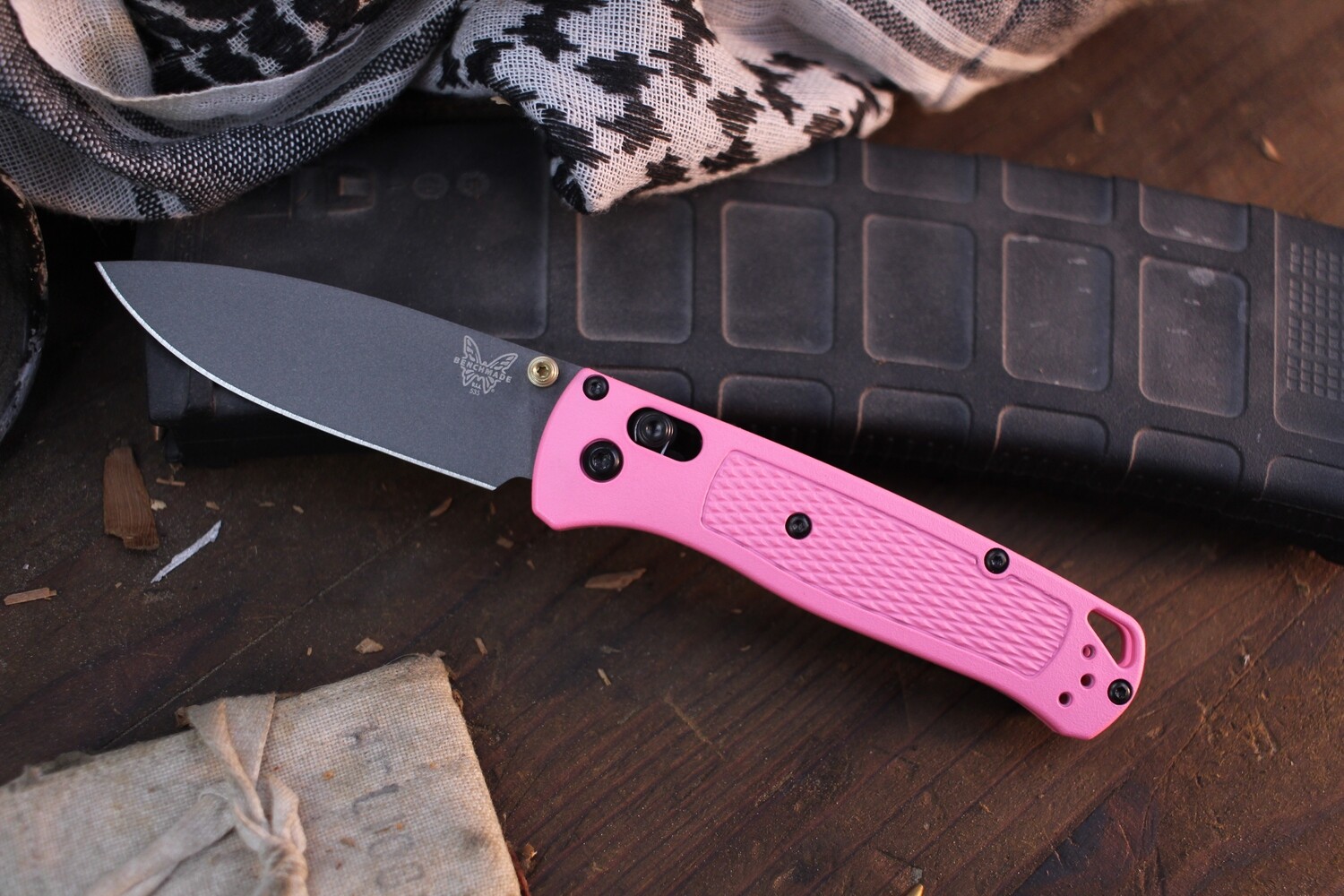 Benchmade NK Custom Bugout 3.24&quot; AXIS Lock Folder / Pink Sherbet Grivory &amp; Gold Thumstud / Grey S30V