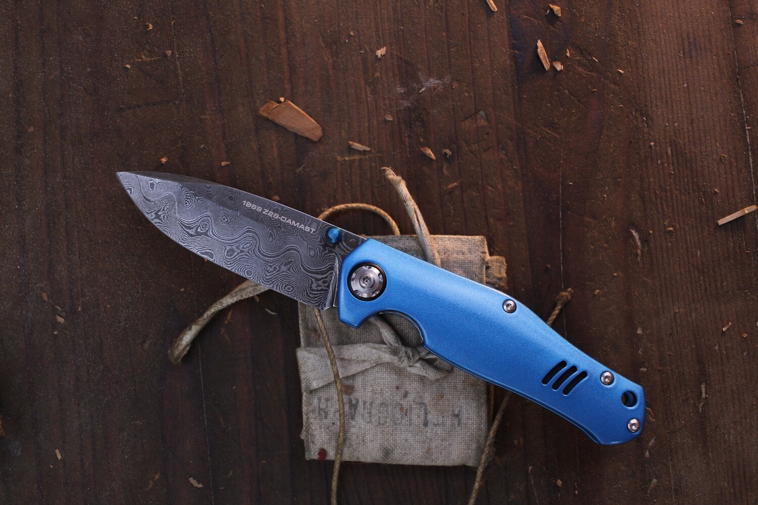 Boker 1969 Z28-Damast Linerl Folder / Le Mans Blue Aluminum &amp; Stylaized Titanium / Z28 Core Hand Ground Nichols Damascus