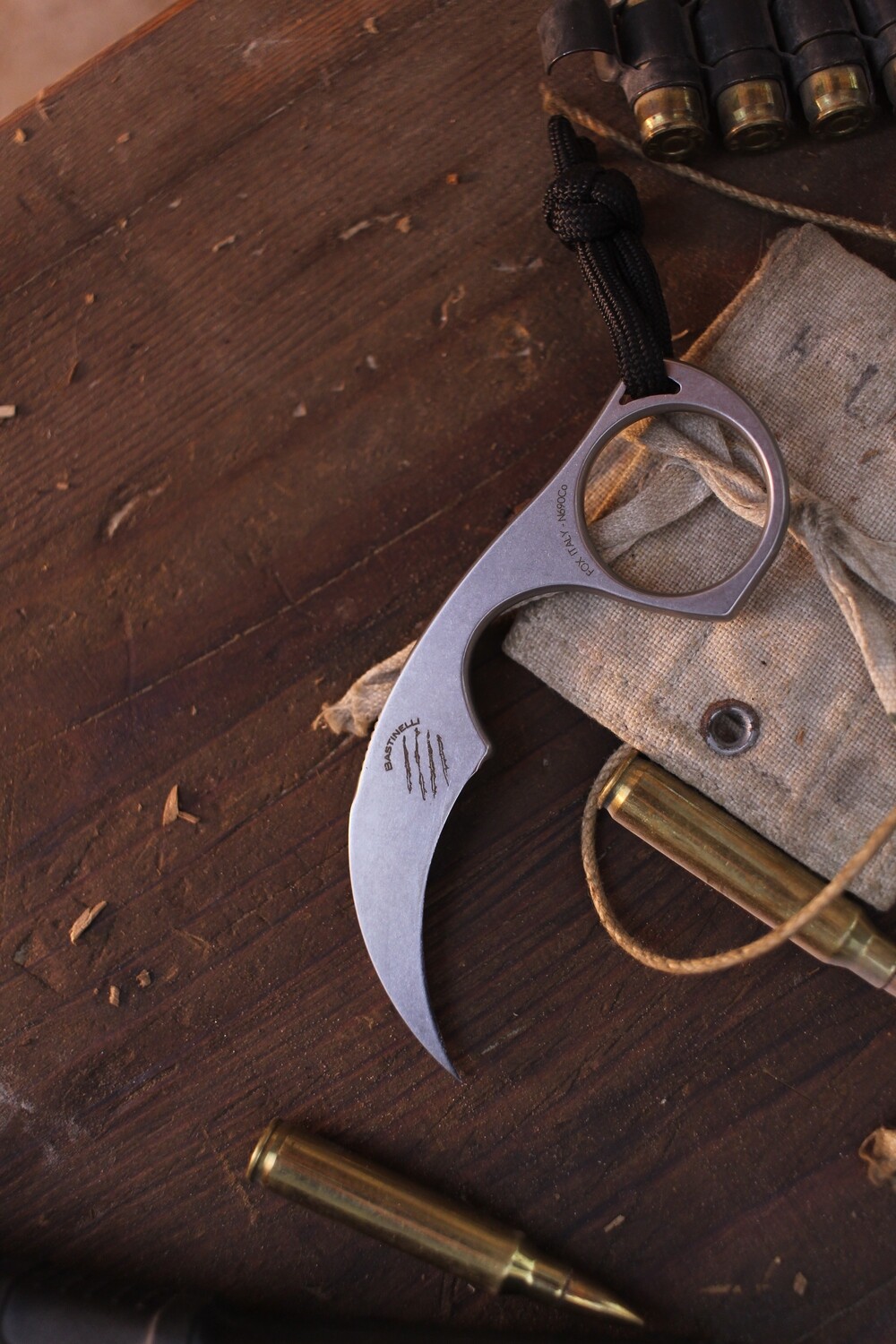 Bastinelli Diagnostic 1.5&quot; Karambit / Stonewashed N690 ( Pre Owned )