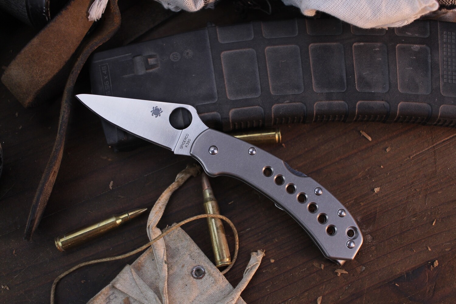 Spyderco LNW Delica 4 2.88&quot; Lockback Folder / MOD 2 Stonewashed Titanium / Satin K390 ( Pre Owned )