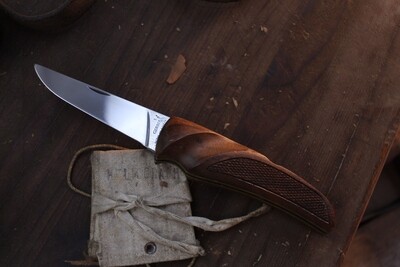 Gerber Classic First Folding Hunter 3.75&quot; Lockback / Checkered Walnut Handle / Satin 440-C ( Pre Owned ).