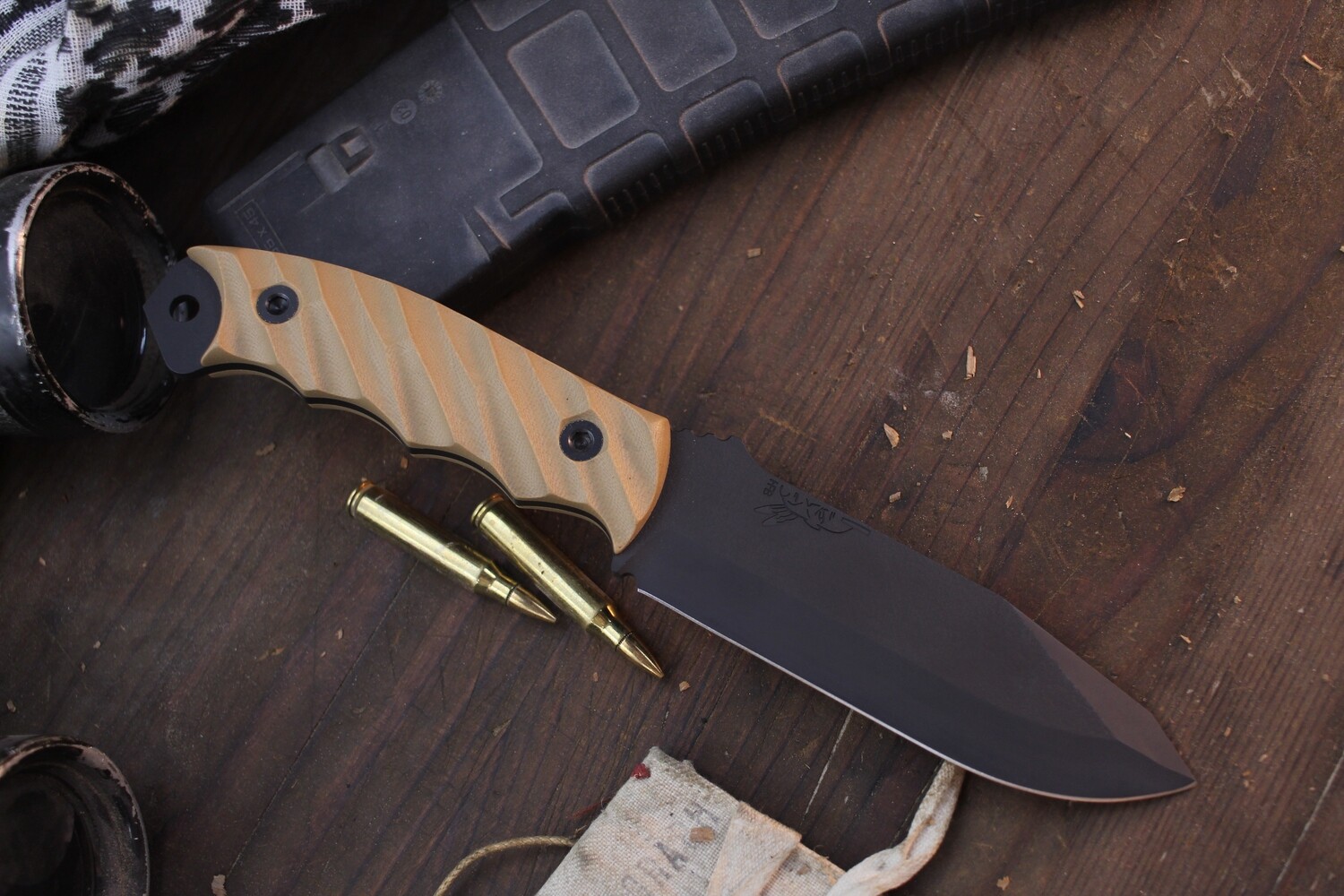 Half Face Blade Disaster Breacher 4.7” Fixed Blade / Coyote Tan G-10 / Black Cerakote CPM-3V