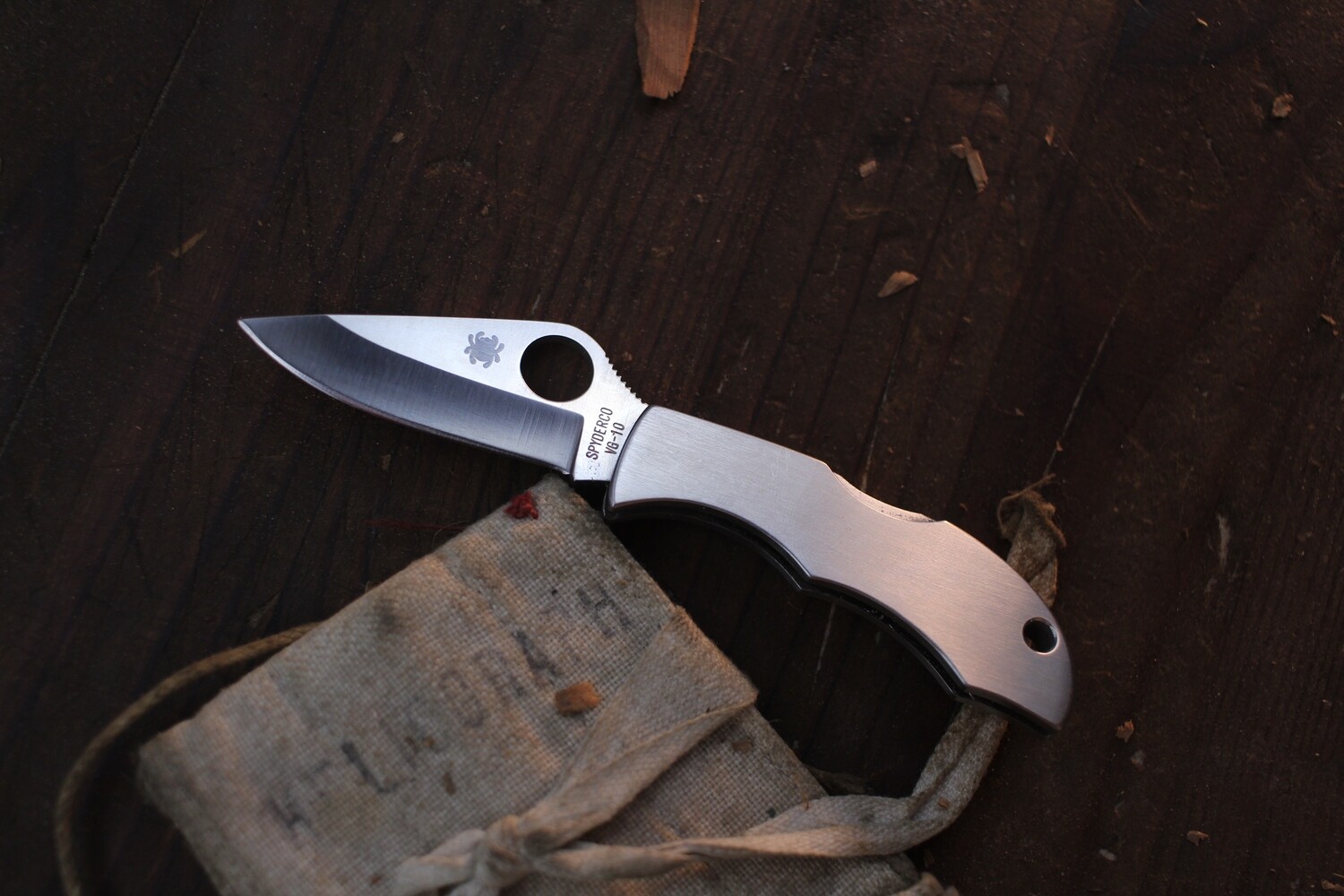 Spyderco Ladybug 1.94&quot; Lockback Folder / Satin Stainless / Satin VG-10 ( Pre Owned )