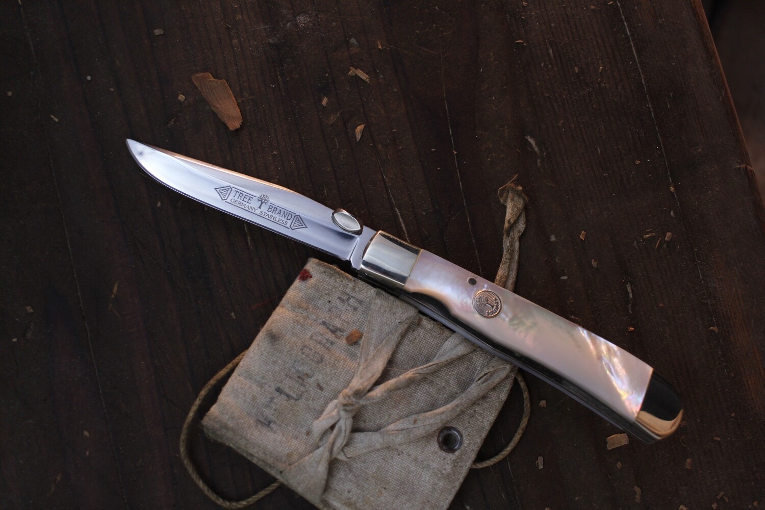 Boker 4712 Trapliner 3.25&quot; Linerlock Folder / Mother Of Pearl / Solingen Stainless Steel ( Pre Owned )