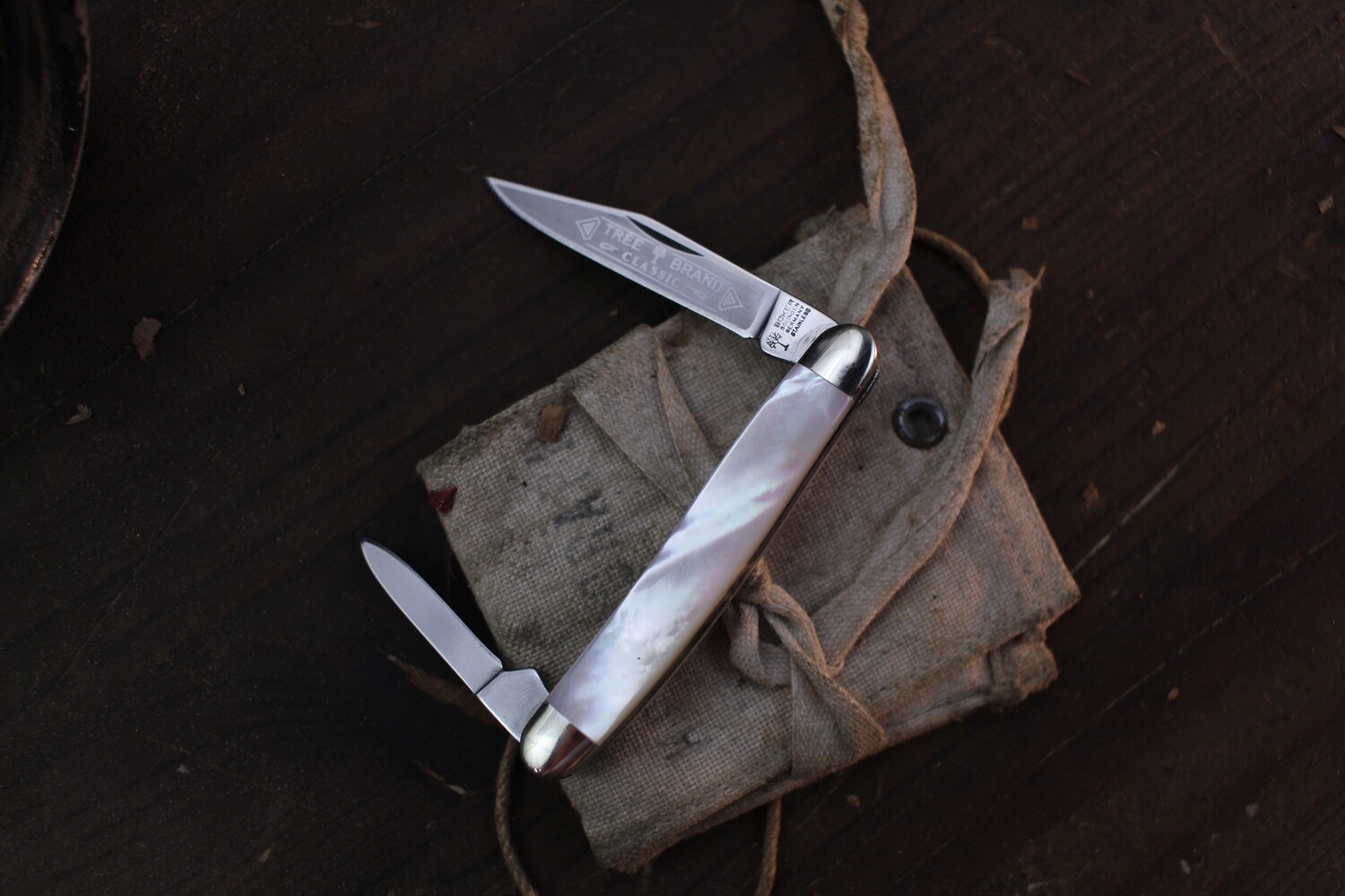 Boker Gentleman&#39;s 2.75&quot; Closed 2 Blade Pen Knife / Mother Of Pearl / Solingen Stainless Steel ( Pre Owned )