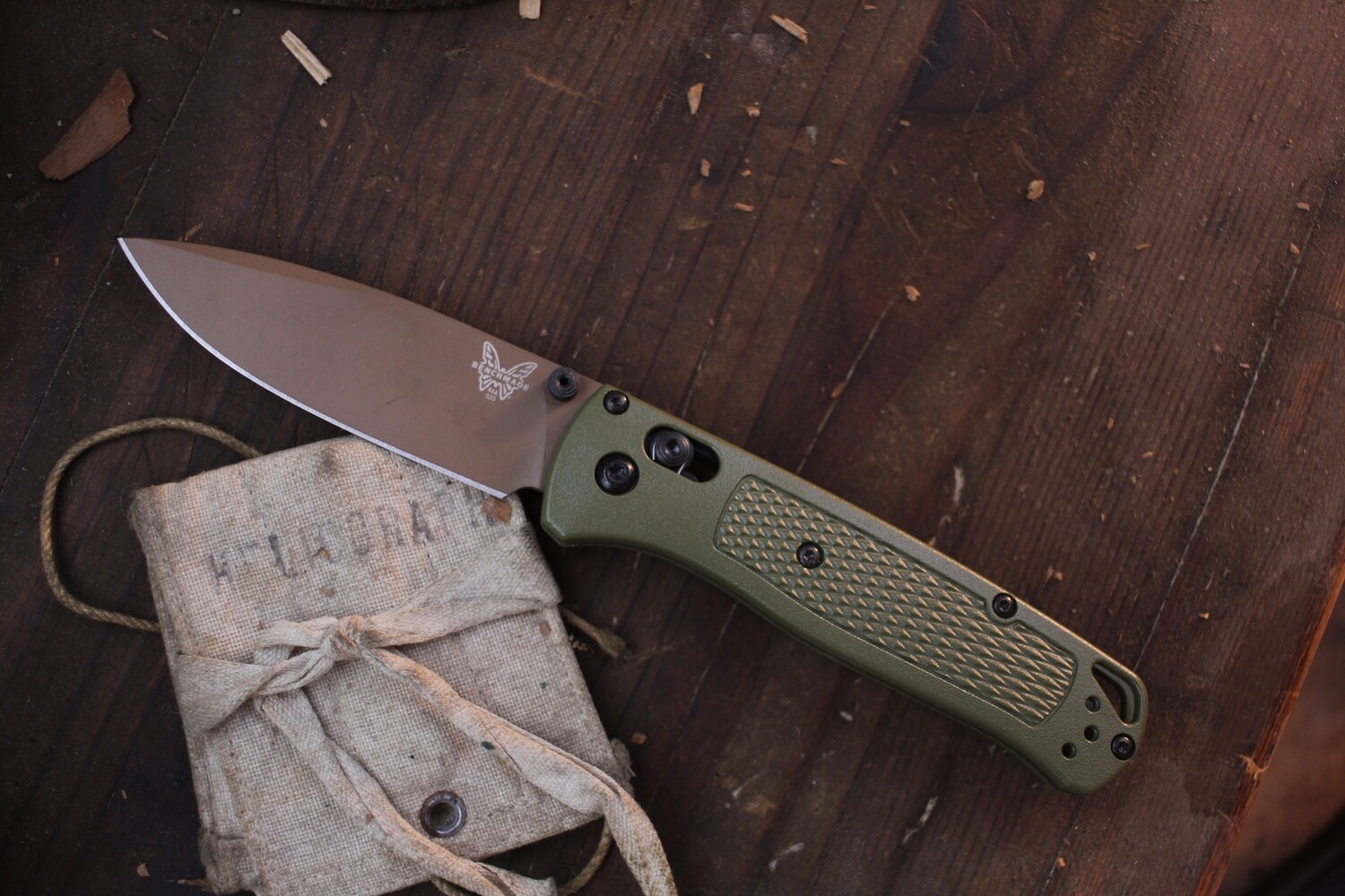 Benchmade NK Custom Bugout 3.24&quot; AXIS Lock Folder / Bazooka Green &amp; Black hardware / FDE S30V
