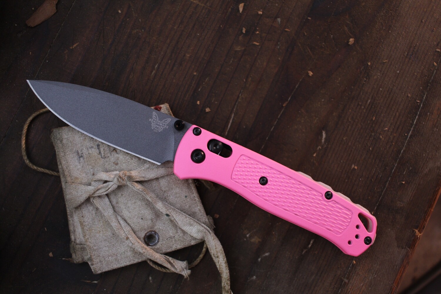 Benchmade NK Custom Bugout 3.24&quot; AXIS Lock Folder / Pink Sherbert &amp; Glow Backspacer / Grey S30