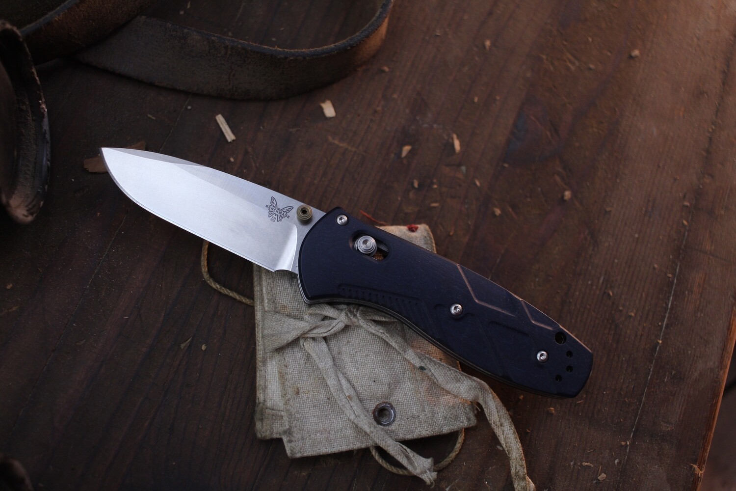 Benchmade Mini Barrage 2.91&quot; AXIS-Assist Folder / Blue Richlite / Satin S30V