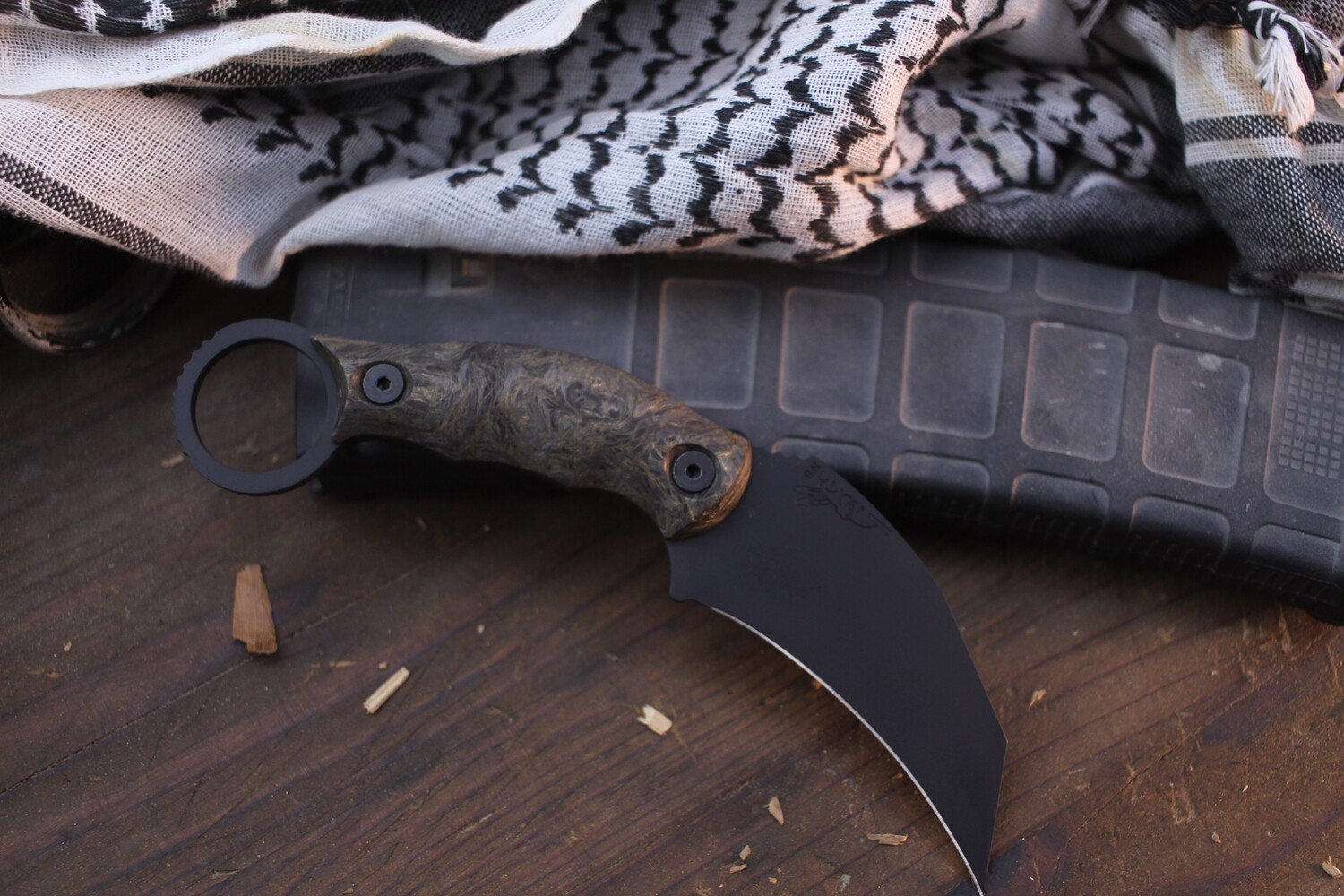 Half Face Blade Karambito 3&quot; Fixed Blade / Gold Dark Matter Carbon Fiber / Black Cerakote MagnaCut