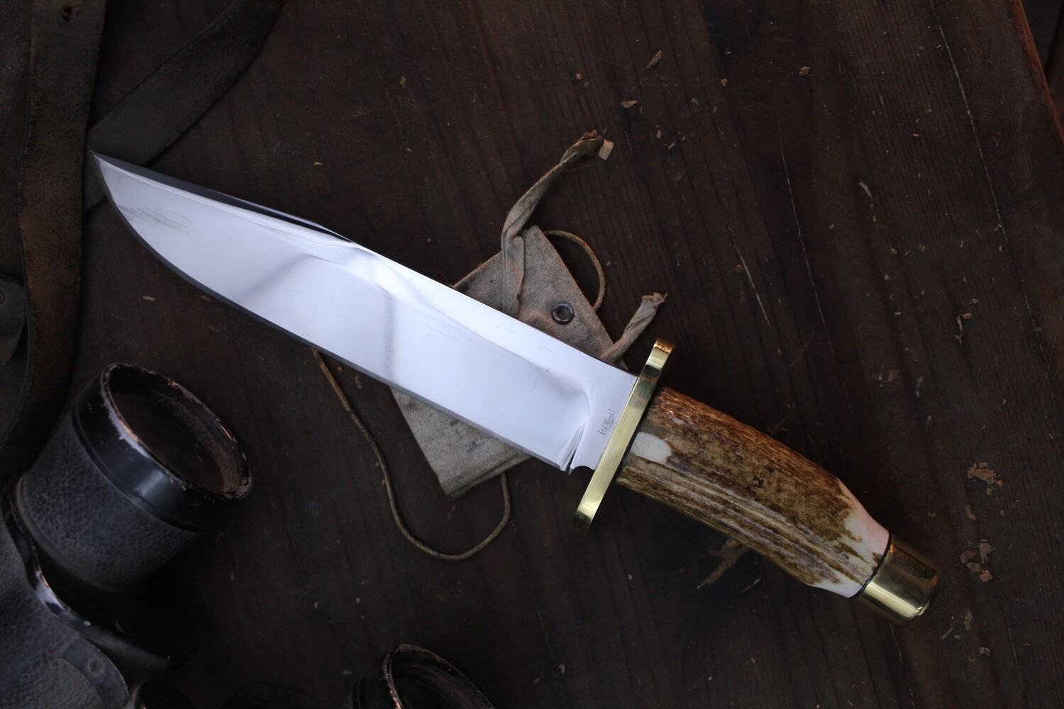 David Reed Riese Jager Messer 8&quot; Fixed Bowie / Elk Antler &amp; Brass Double Guard / Satin D2