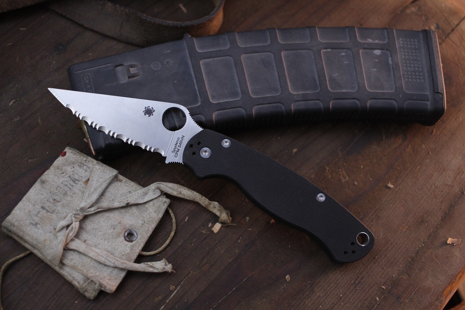 Spyderco Paramilitary 2 3.4&quot; Compression Lock Folder / Black G-10 / Full Serrated S45VN