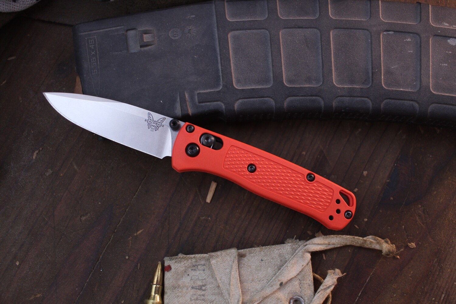 Benchmade Mini Bugout 2.8&quot; AXIS Lock Folder / Mesa Red Grivory / Satin S30V