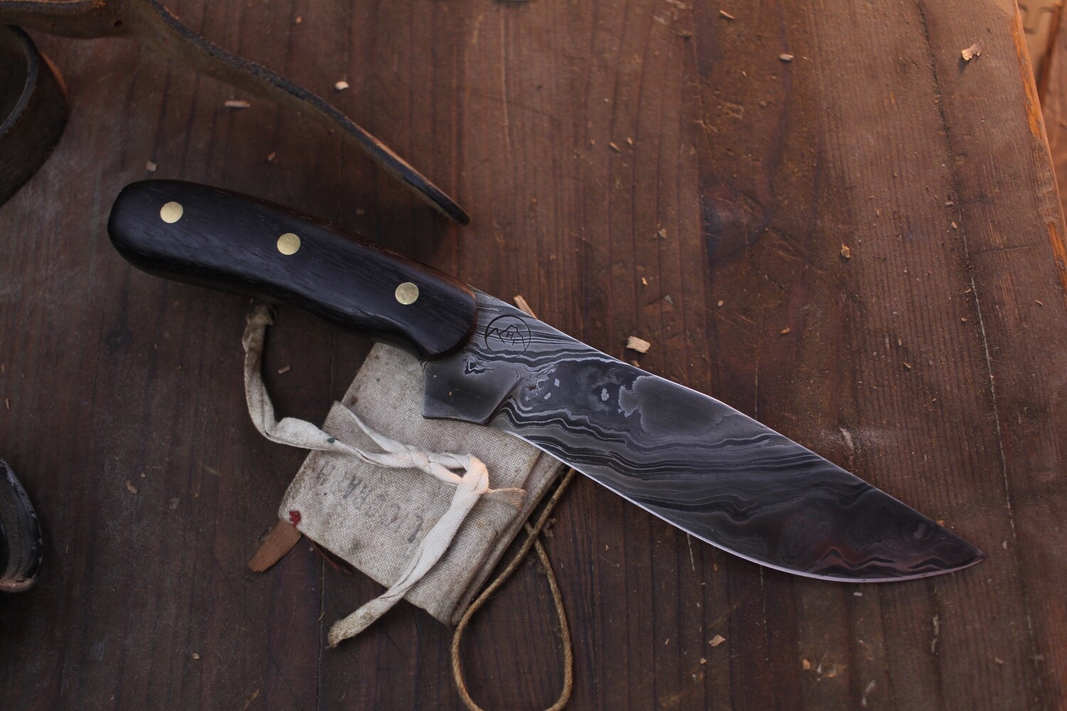Highlands Forge 7&quot; Fixed Blade Hunter / Wenge / Alaskan Forged Fossil Twist Damascus