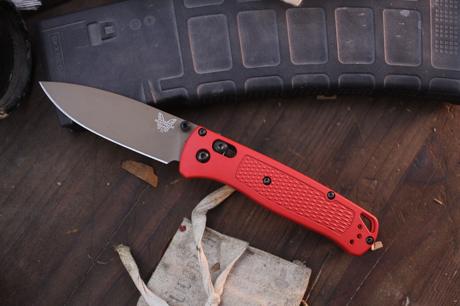 Benchmade NK Custom Bugout 3.24&quot; AXIS Lock Folder / USMC Red Grivory / FDE S30V