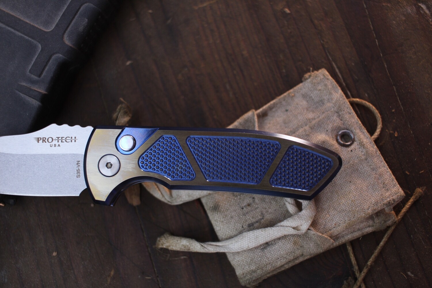 Pro-Tech Les George Custom SBR 2.6&quot; Automatic Folder / Blue &amp; Bronze Aluminum With Pearl Button / Stonewashed S35VN