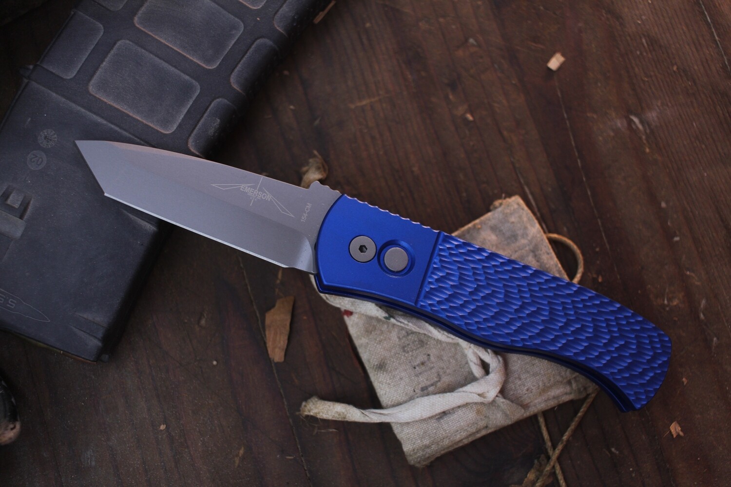 Pro-Tech Emerson CQC-7 Auto Buttonlock Folder / Blue Jigged Aluminum / Beadblast 154CM