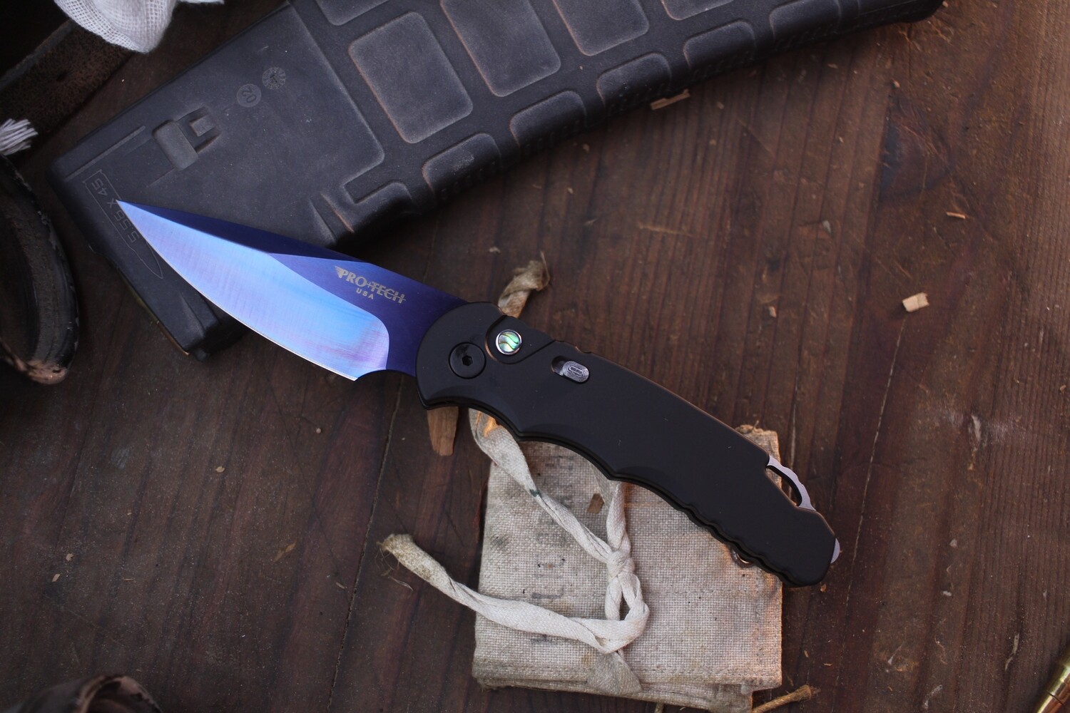 Pro-Tech TR-5 3.25&quot; Auto Plungelock Folder / Black Aluminum &amp; Abalone Button / Sapphire Blue 154CM