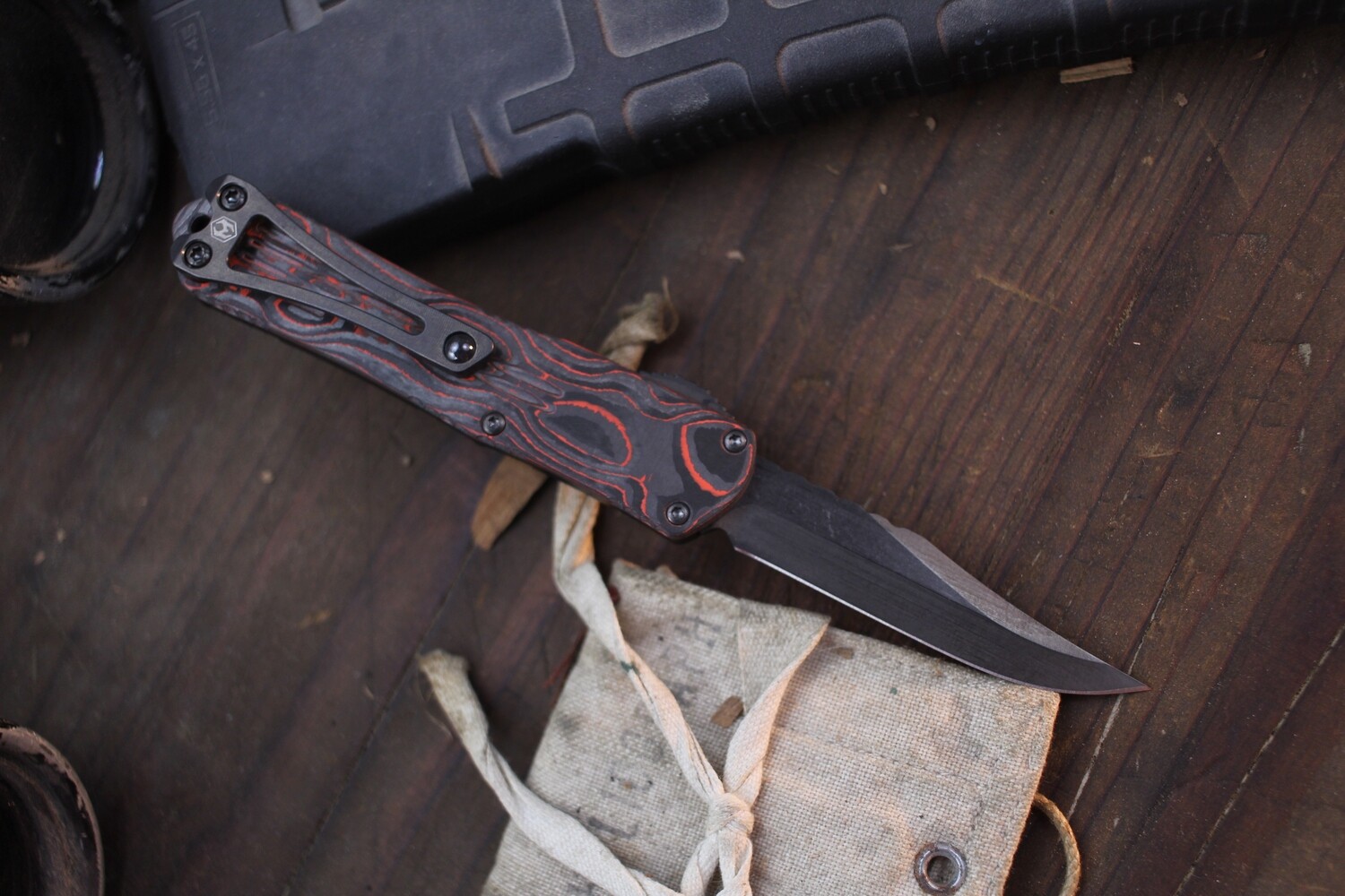 Heretic Manticore S 2.625&quot; OTF Automatic Knife / Orange Camo Carbon Fiber / DLC Elmax ( Pre Owned )